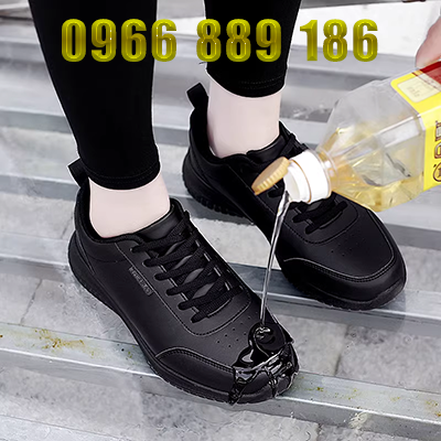 Giày nhà bếp chống trơn trượt Step On Oil mùa thu dành cho nữ Giày thể thao lưới rỗng đế mềm chống trơn trượt Giày công sở màu đen giày bảo hộ bếp