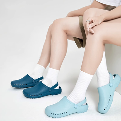 Dép y tế crocs phòng mổ thiết kế thoải mái có quai chắc chắn