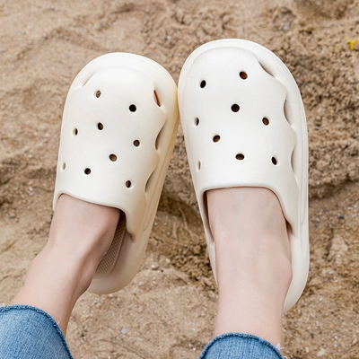 Áo khoác ngoài mùa hè cao cấp dành cho nữ Crocs Phong cách mới dành cho nữ Giày đế dày chống trượt đi biển Dép nửa ngón đi biển Xăng đan nữ dép tông trắng đi biển giày nhựa đi mưa urban